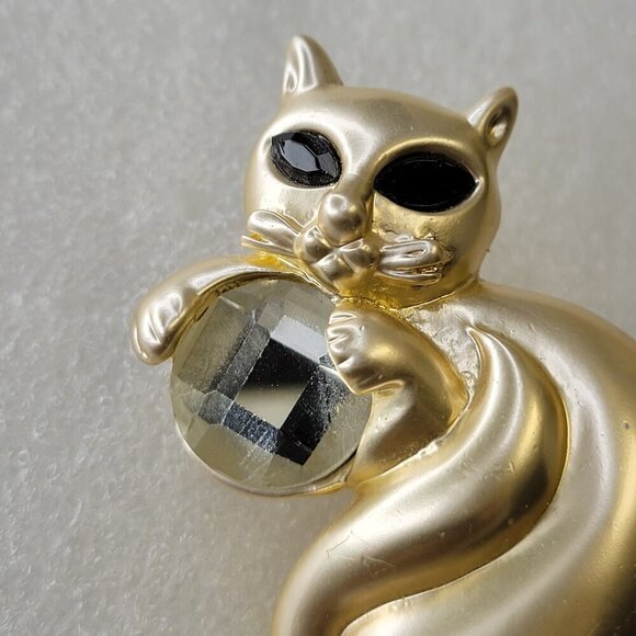 Gold Tone Cat Brooch - Picture 3 of 9